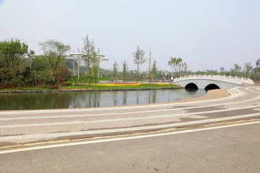 Eşit şartlarda köprüler ve göletler