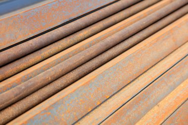 İnşaat alanında demir açı.