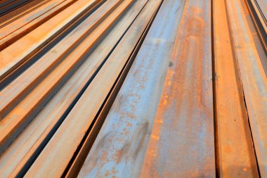 İnşaat alanında demir açı.