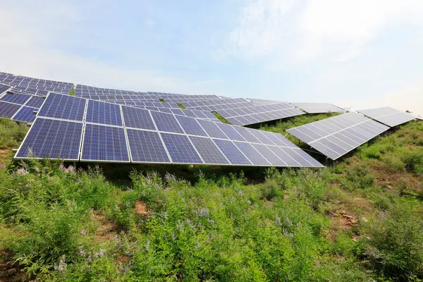 Solární Panel Svahu Kopce Detailní Záběr Fotografie — Stock fotografie