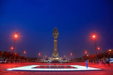 Çin Tangshan Phoenix Heykel Gecesi