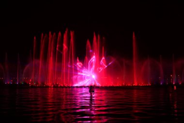 Müzik çeşmesi su perdesi lazeri