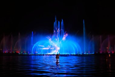 Müzik çeşmesi su perdesi lazeri