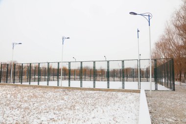 Kışın Park Tenis Sahası