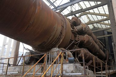 Oksitlenme paslı fırın ekipmanı, yakın çekim.