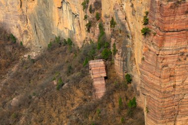 Katıksız uçurum ve kaya dokusu