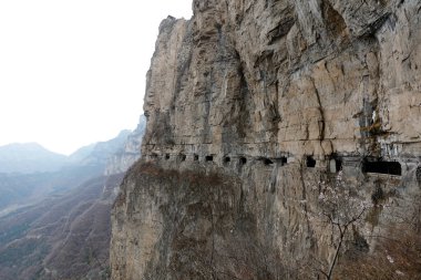 Çin 'in Shanxi eyaletindeki Kunshan Wall otoyolu.