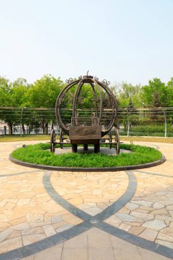 Parkta demir süsleme