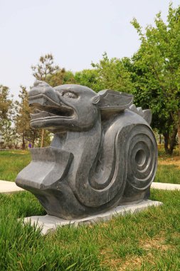 Parktaki zodyak heykeli