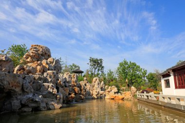 Tangshan 'daki South Lake Park manzarası 