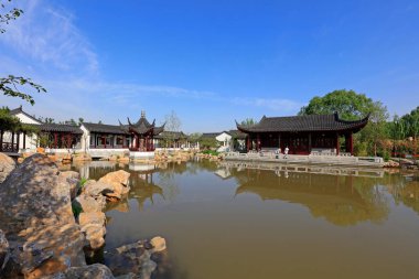 Tangshan 'daki South Lake Park manzarası 