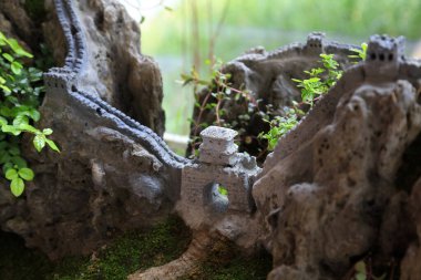 Bonsa 'daki Çin Seddi kapısının minyatür manzarası