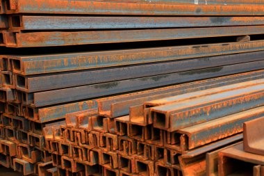 İnşaat alanında çelik kesiti