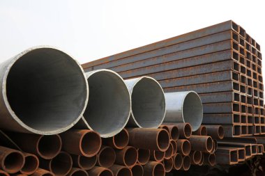 İnşaat alanında çelik kesiti