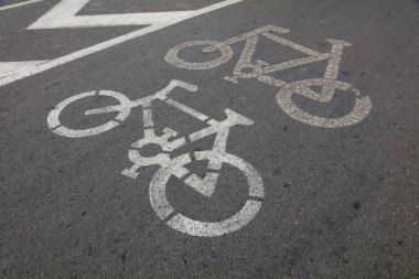 Fotoğraf çekilen bisiklet yolu tabelası