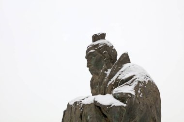 Tangshan City - 26 Aralık 2016: Antik Çin Konfüçyüs heykelleri parkta, Tangshan City, Hebei, Chin