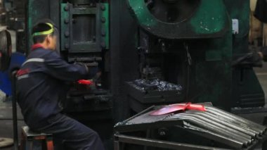 Çelik kürek sıcak üretim hattı, Çin