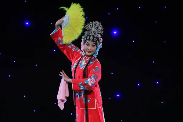 stock image LUANNAN COUNTY, China - August 11, 2021: girls' stage image in Chinese Peking Opera