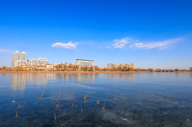 Kış şehir nehir manzarası, Kuzey Çin