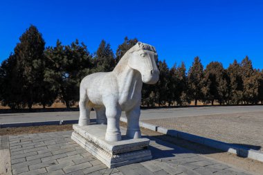 Çin 'deki Qing Hanedanlığı' nın doğu mozolesinde taş oymalar yapıldı.