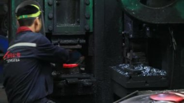 Çelik kürek sıcak üretim hattı, Çin