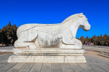 Çin 'deki Qing Hanedanlığı' nın doğu mozolesinde taş oymalar yapıldı.