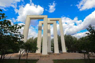 LUANNAN COUNTY, Çin - 18 Eylül 2021: Park, Kuzey Çin 'de üç kapı inşa edilmiştir