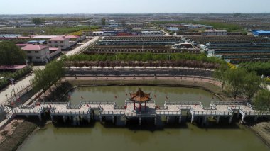 Pavilion ve yapay göl manzarası, hava fotoğrafları, Kuzey Çin