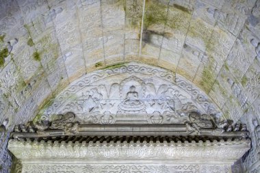 Qing Hanedanlığı 'nın Doğu Mezarı, Çin - 2 Şubat 2022: Qianlong İmparatoru' nun yeraltı sarayının duvar oyması, Çin 'deki Qing Hanedanlığı' nın Doğu Mezarı