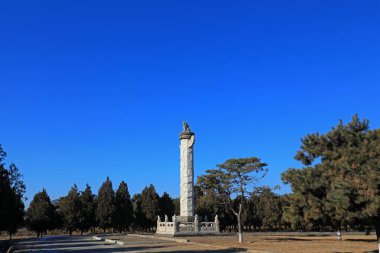 Çin, Qing Hanedanlığı 'nın doğu mozolesinde süsleme sütunları.