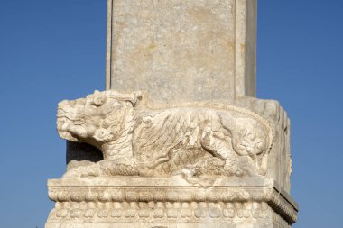 Çin 'deki Qing Hanedanlığı' nın doğu mozolesinde taş oymalar yapıldı.