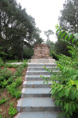 Çin geleneksel mezar mimarisi manzarası, Pekin Botanik Bahçesi