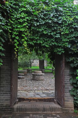 Taş Pekin 'de bir parkta.