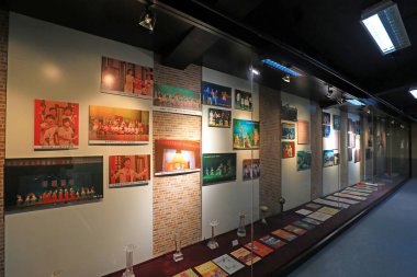 LUANNAN COUNTY, Çin - 17 Eylül 2021: Pekin Opera Müzesi Sergi Salonu, Kuzey Çin