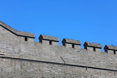 Uzun gri duvarlar, yakın plan fotoğraflar.