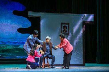 LUANNAN COUNTY, Çin - 25 Eylül 2021: kırsal yaşlılar bakımı temalı modern Pingju 