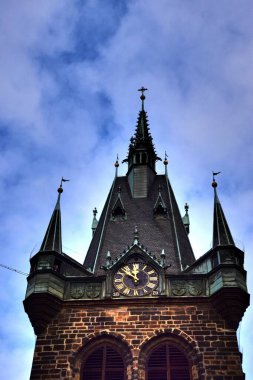 1 * Prag Çek Cumhuriyeti 'nin başkentidir. Prag 'ın güzelliği tek kelimeyle büyüleyici. Bu şehir dünyadaki en güzel yerlerden biridir. Muhteşem Prag 'ın büyüsü bohem cazibesi ve ortaçağ mimarisiyle. Avrupa. Kış 2022