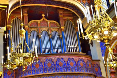 1* Jerusalem Synagogue in Prague. It was built in 1906. Named Jubilee in honor of Emperor Franz Joseph I. Partially destroyed during the war of 1939  1945. The restoration began in 1992.