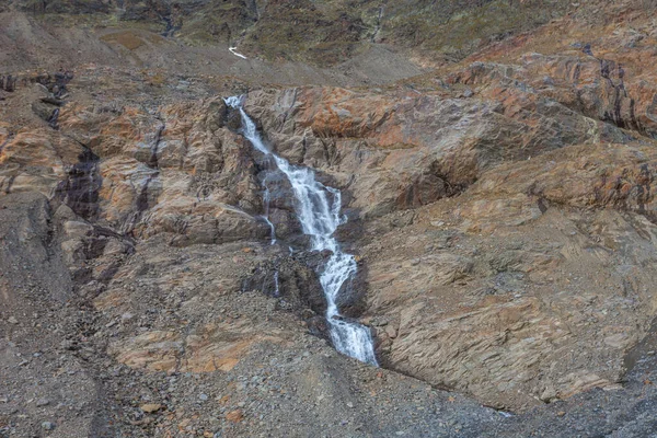 Vodopád Velké Skalní Stěně Způsobený Tavením Ledovců Způsobeným Globálním Oteplováním — Stock fotografie