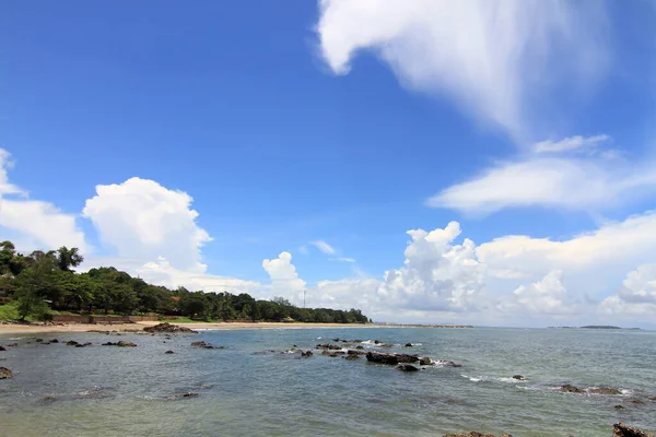 Tropical Beach Stone Sky — Stock Photo, Image