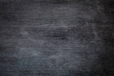 Tahtaya kazınmış tebeşir.