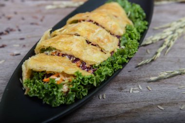 Sebzeli turta, yiyecek yakın plan (iyi sağlık için vejetaryen) )