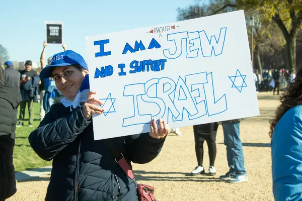 Participante Mantiene Cartel Marcha Por Israel Washington Noviembre 2023 Fotos de stock libres de derechos