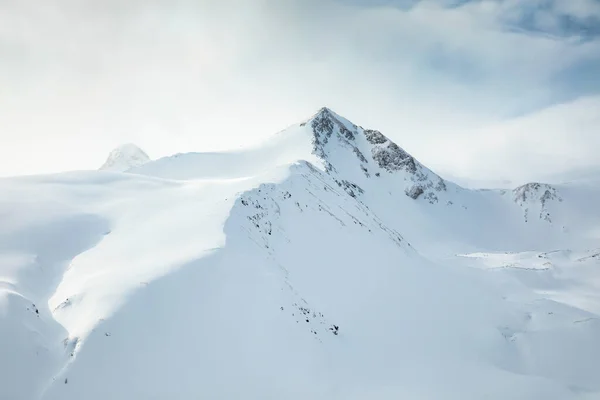 Minimalist Dağ Üstü Görünümü — Stok fotoğraf