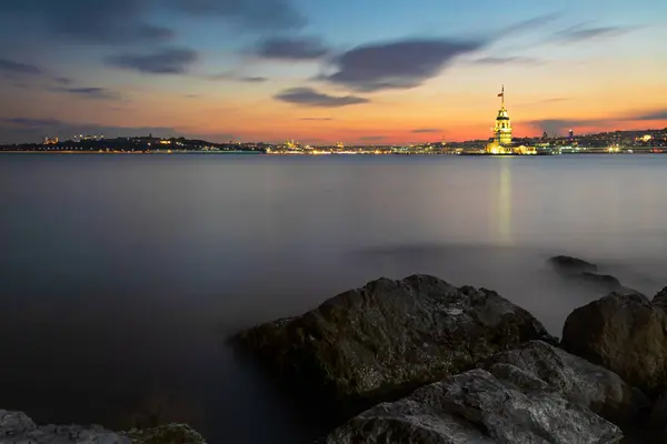 Torre Della Vergine Illuminata Panorama Istanbul Tramonto Turchia — Foto Stock