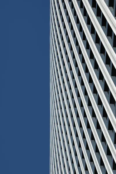 Uma Foto Minimalista Uma Parte Edifício Moderno Com Padrão Repetitivo Fotografias De Stock Royalty-Free