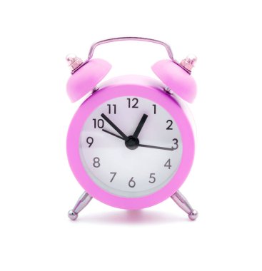 Beyaz arka planda klasik pembe masa saati.