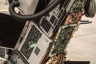 Viyana, Avusturya, 27 Eylül 2022 Tipik bir ev halkının ürettiği elektrik atığı