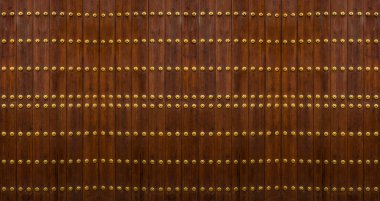 Metal perçinli eski kırsal ahşap