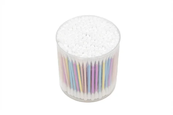 Cotonetes Coloridos Caixa Plástico Sobre Fundo Branco — Fotografia de Stock